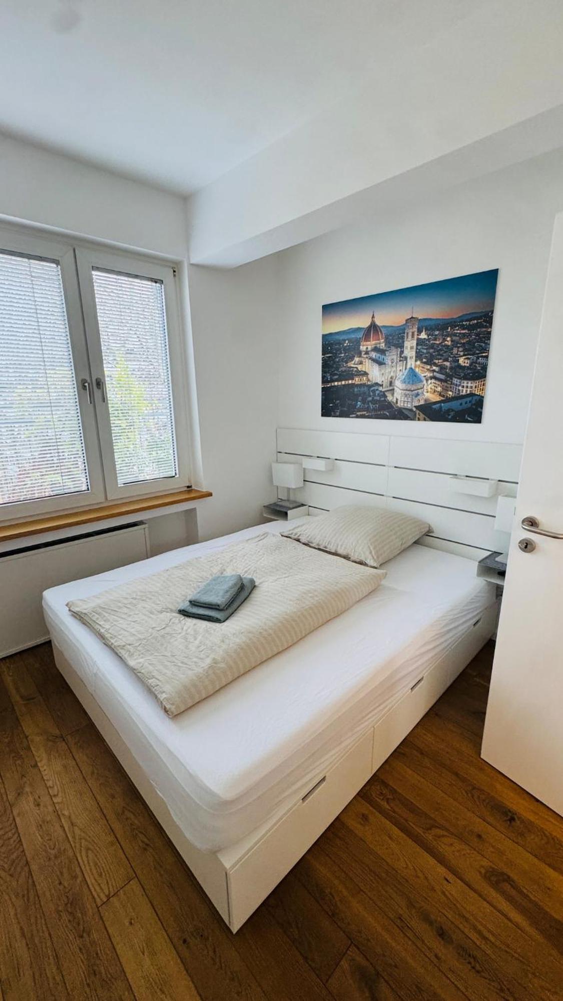 Apartment Exclusive With Roof Terraces In D-unterbilk